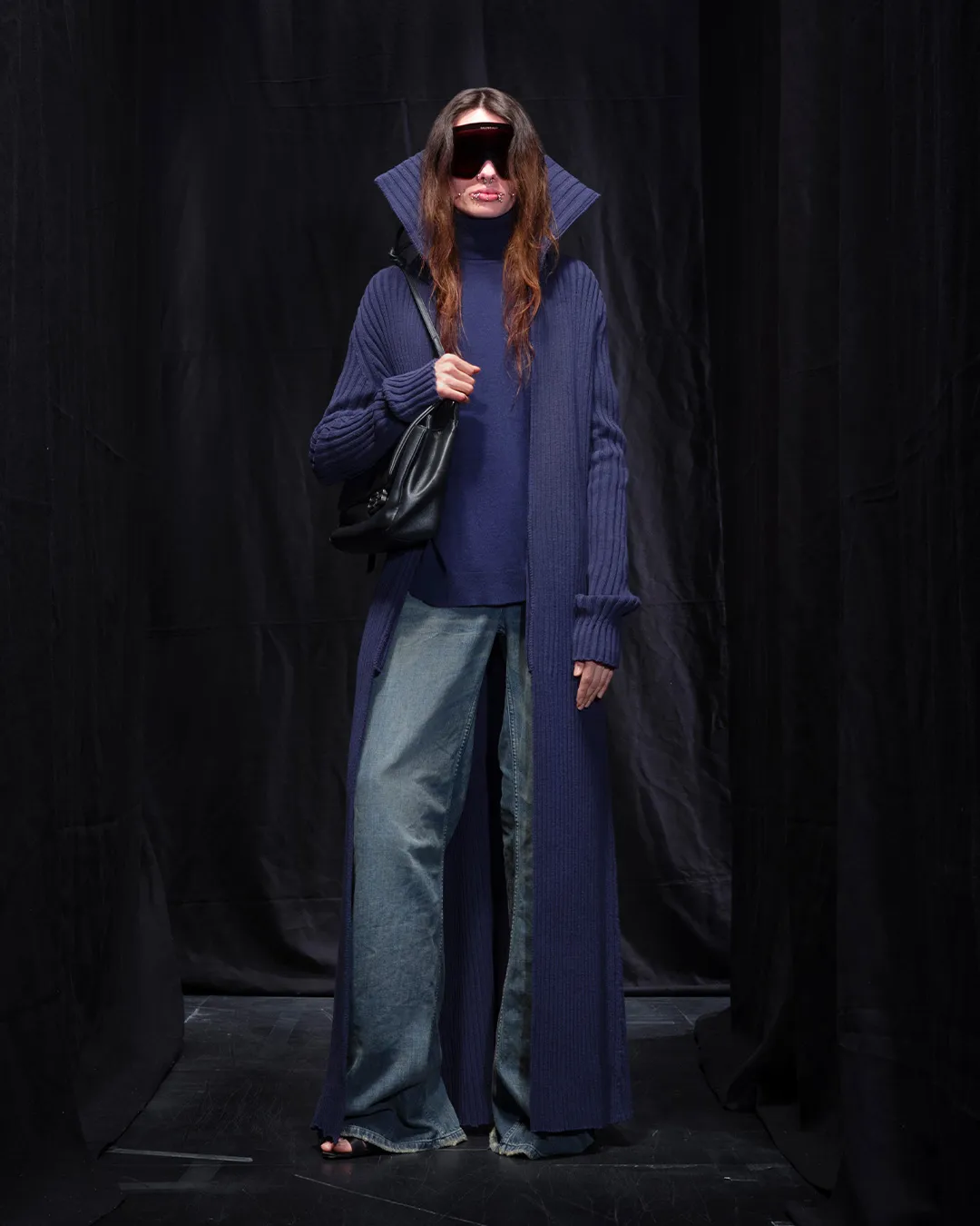BALENCIAGA-WINTER-25-LOOK-22_WINTER.jpg
