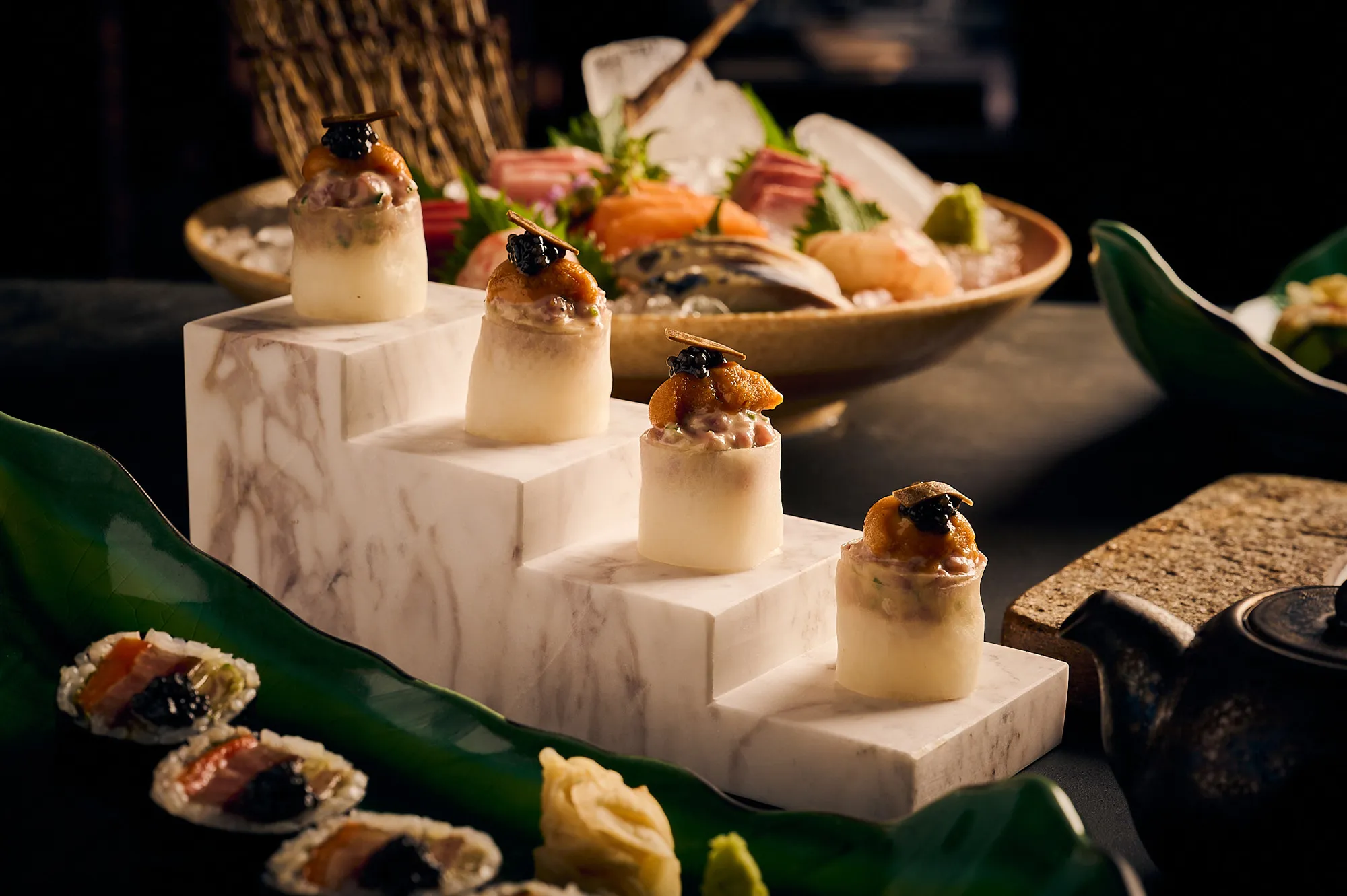 FIVE-LUXE_Ronin_wagyu-caviar-uni-gunkan.jpg